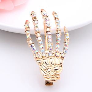 時尚鬼魅魅力 艾佳飾品骷髏手骨發夾，打造個性發型新潮流