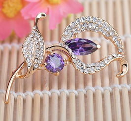 韓版時(shí)尚花朵胸針 xz151 精美水鉆飾品廠(chǎng)家直銷(xiāo)